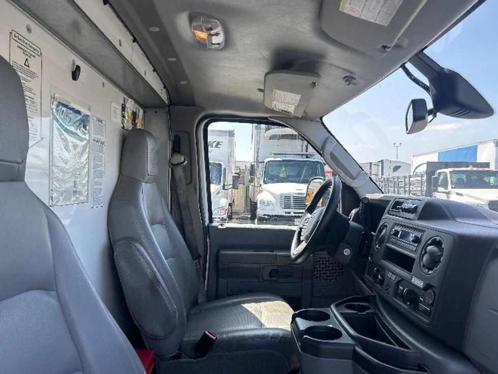 Light Duty Box Truck-Light and Medium Duty Trucks-Ford-2022-E350-Torrance-CA-98,851\n\t\tmiles-$ 31,500 - Image 22