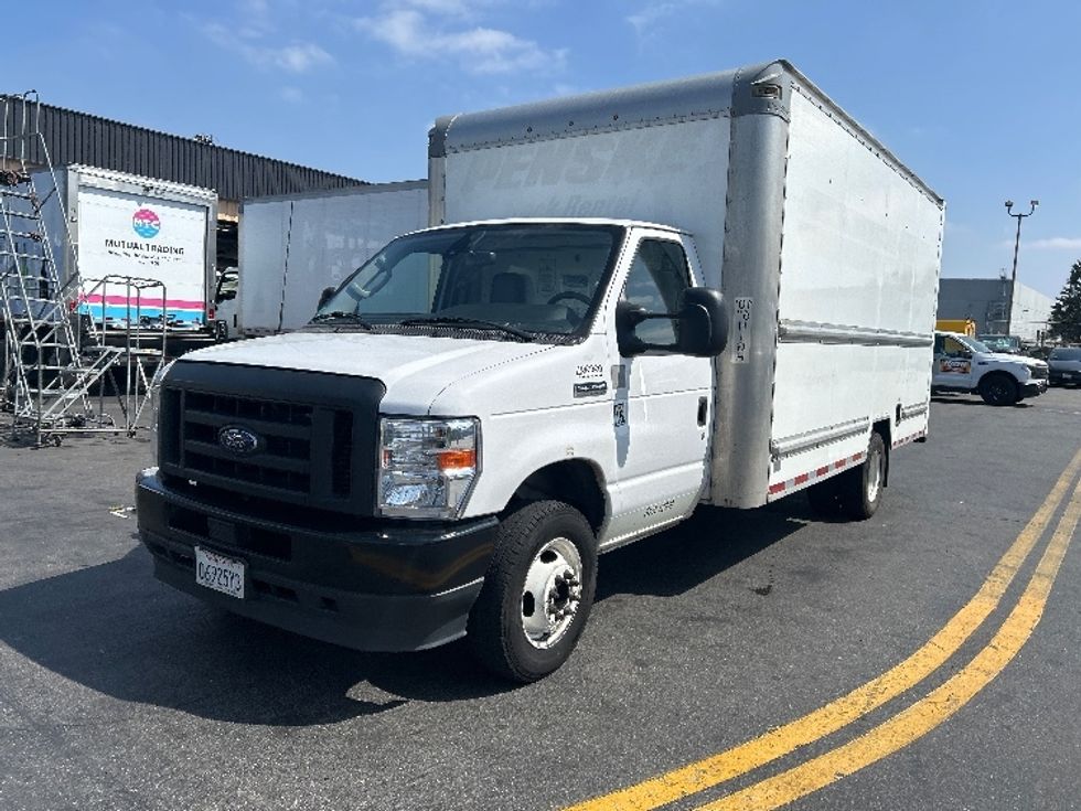 Light Duty Box Truck-Light and Medium Duty Trucks-Ford-2022-E350-Torrance-CA-98,851\n\t\tmiles-$ 31,500 - Image 3