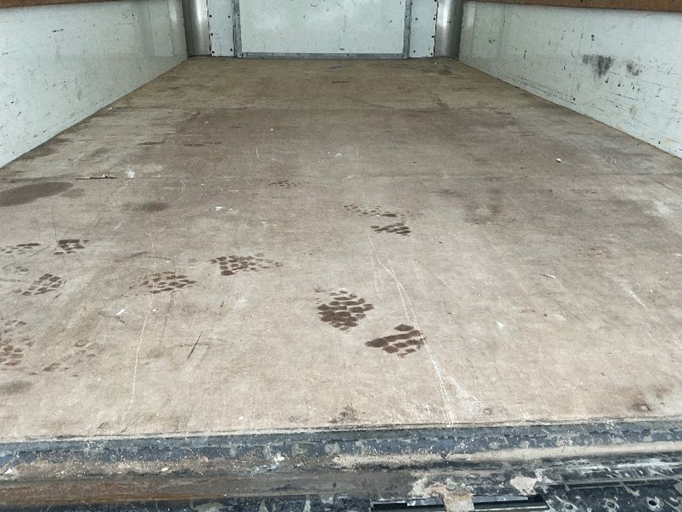 Light Duty Box Truck-Light and Medium Duty Trucks-Ford-2022-E350-Traverse City-MI-90,783\n\t\tmiles-$ 28,750 - Image 10