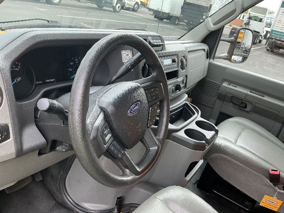 Light Duty Box Truck-Light and Medium Duty Trucks-Ford-2022-E350-Tucson-AZ-100,823\n\t\tmiles-$ 28,000 - Image 17