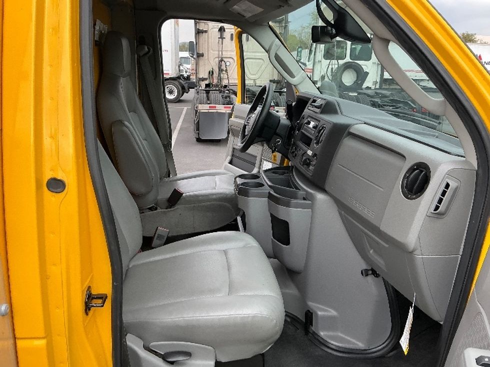 Light Duty Box Truck-Light and Medium Duty Trucks-Ford-2022-E350-Tucson-AZ-100,823\n\t\tmiles-$ 28,000 - Image 22