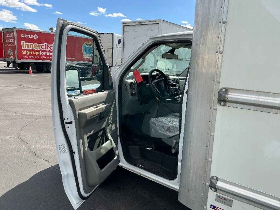 Light Duty Box Truck-Light and Medium Duty Trucks-Ford-2022-E350-Tucson-AZ-109,955\n\t\tmiles-$ 15,500 - Image 16
