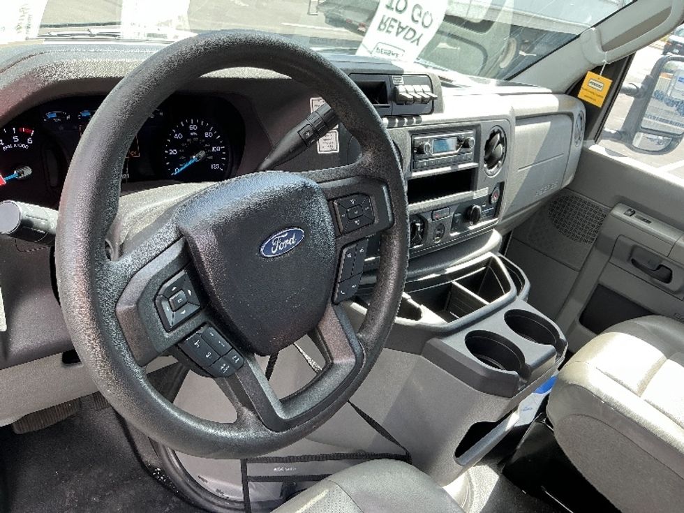 Light Duty Box Truck-Light and Medium Duty Trucks-Ford-2022-E350-Tucson-AZ-109,955\n\t\tmiles-$ 15,500 - Image 17