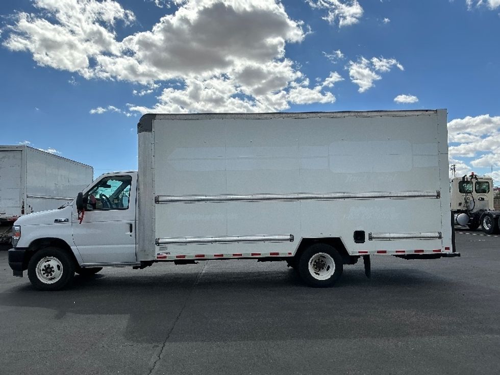 Light Duty Box Truck-Light and Medium Duty Trucks-Ford-2022-E350-Tucson-AZ-109,955\n\t\tmiles-$ 15,500 - Image 4