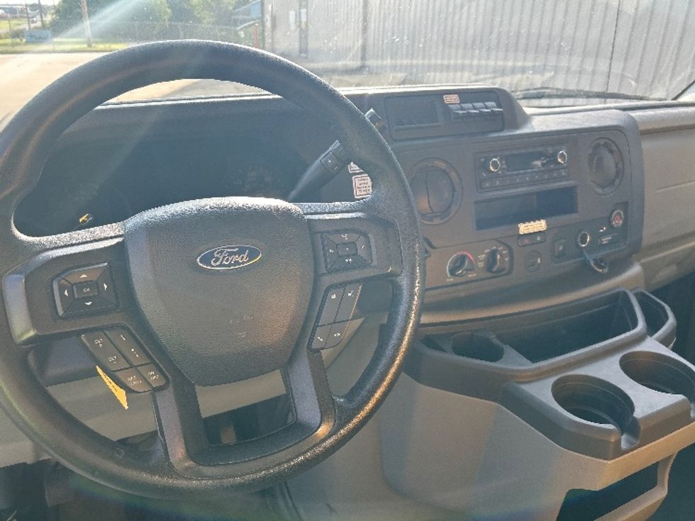 Light Duty Box Truck-Light and Medium Duty Trucks-Ford-2022-E350-Tulsa-OK-104,876\n\t\tmiles-$ 26,000 - Image 18