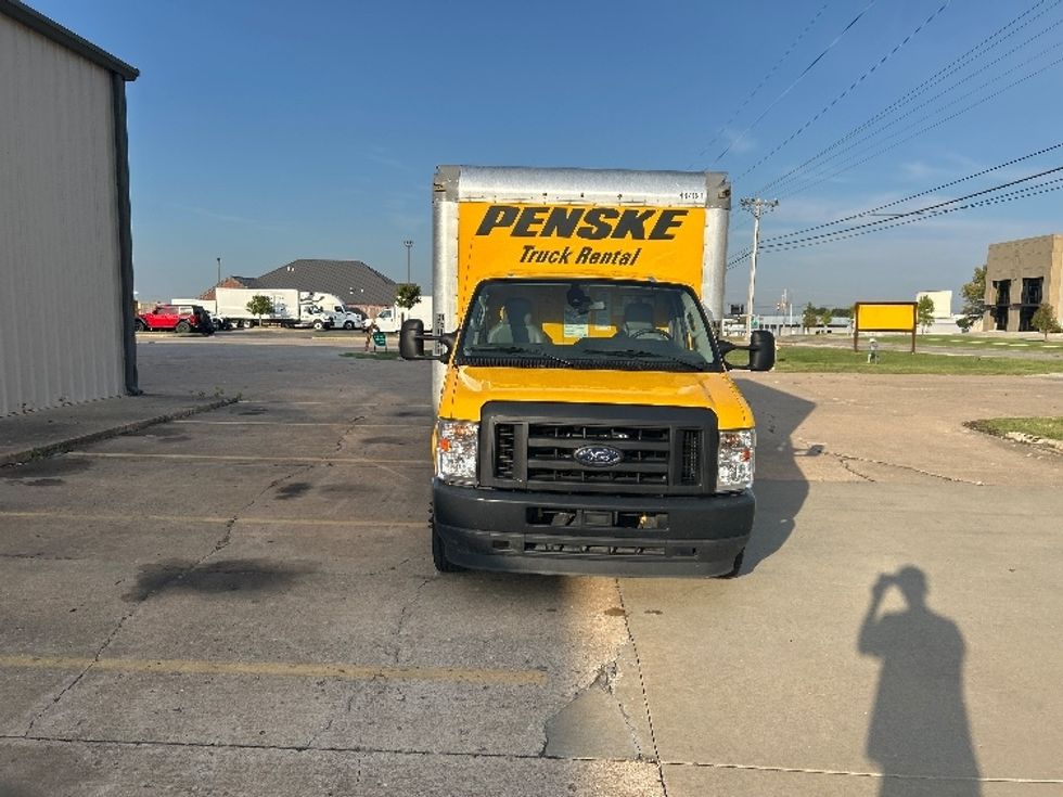 Light Duty Box Truck-Light and Medium Duty Trucks-Ford-2022-E350-Tulsa-OK-104,876\n\t\tmiles-$ 26,000 - Image 2