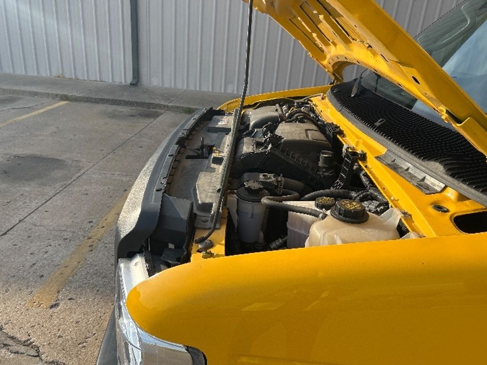 Light Duty Box Truck-Light and Medium Duty Trucks-Ford-2022-E350-Tulsa-OK-104,876\n\t\tmiles-$ 26,000 - Image 24