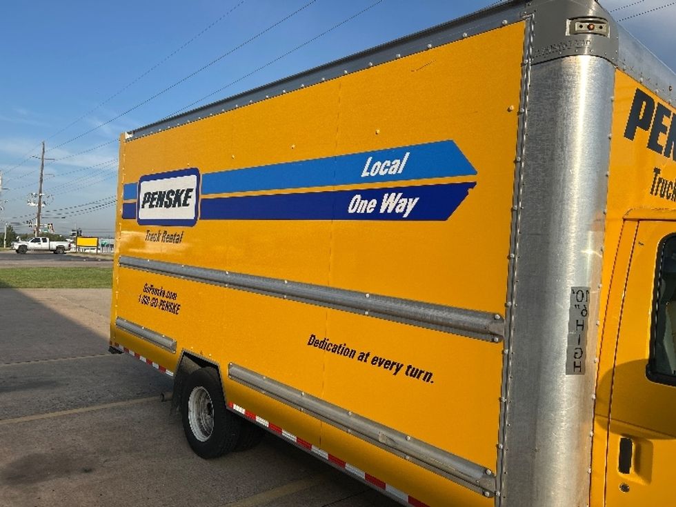 Light Duty Box Truck-Light and Medium Duty Trucks-Ford-2022-E350-Tulsa-OK-104,876\n\t\tmiles-$ 26,000 - Image 26