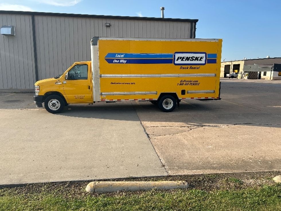 Light Duty Box Truck-Light and Medium Duty Trucks-Ford-2022-E350-Tulsa-OK-104,876\n\t\tmiles-$ 26,000 - Image 4