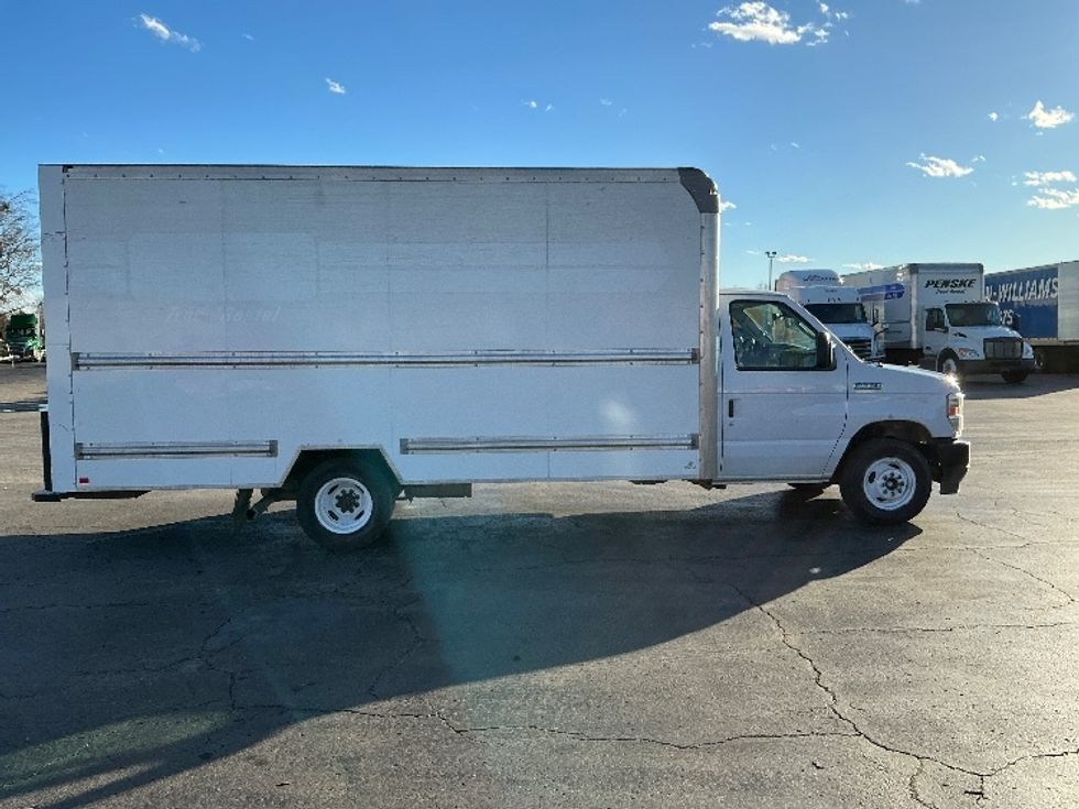 Light Duty Box Truck-Light and Medium Duty Trucks-Ford-2022-E350-Tulsa-OK-105,443\n\t\tmiles-$ 30,000 - Image 15