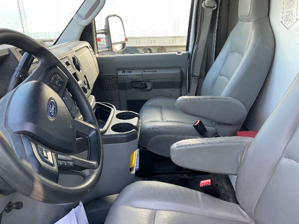 Light Duty Box Truck-Light and Medium Duty Trucks-Ford-2022-E350-Tulsa-OK-105,443\n\t\tmiles-$ 30,000 - Image 19