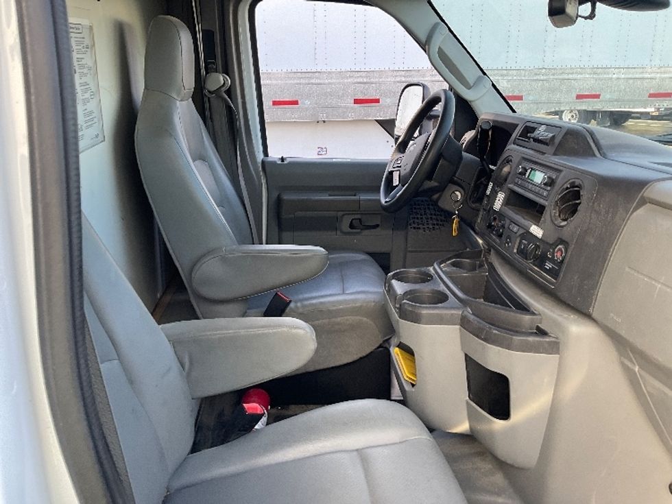 Light Duty Box Truck-Light and Medium Duty Trucks-Ford-2022-E350-Tulsa-OK-105,443\n\t\tmiles-$ 30,000 - Image 22