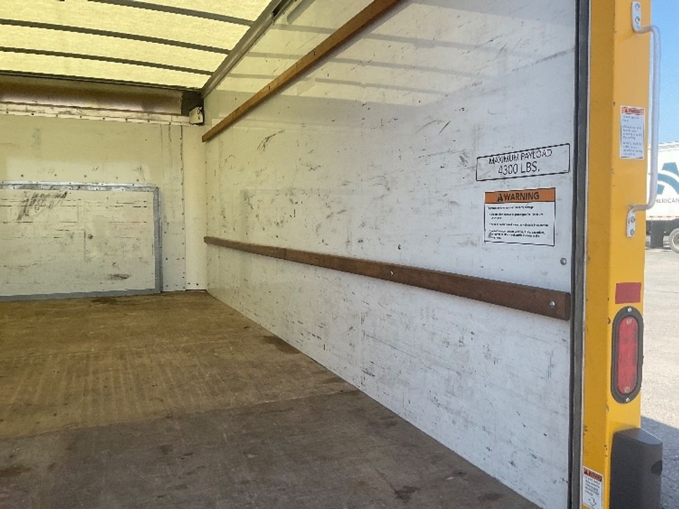 Light Duty Box Truck-Light and Medium Duty Trucks-Ford-2022-E350-Tulsa-OK-114,388\n\t\tmiles-$ 23,500 - Image 12