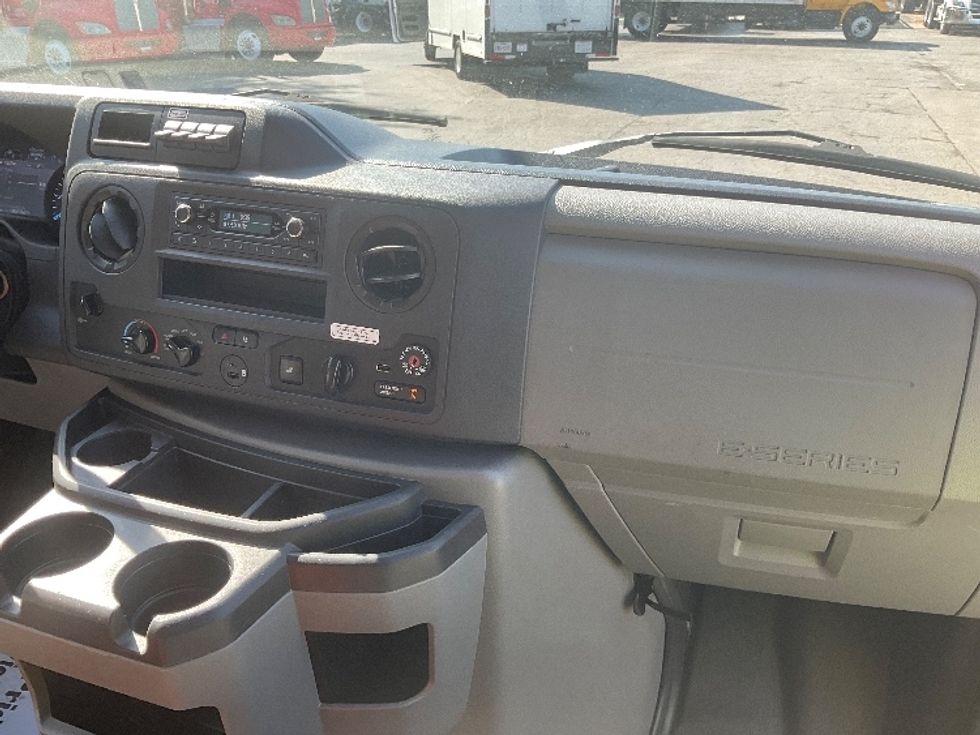 Light Duty Box Truck-Light and Medium Duty Trucks-Ford-2022-E350-Tulsa-OK-114,388\n\t\tmiles-$ 23,500 - Image 21