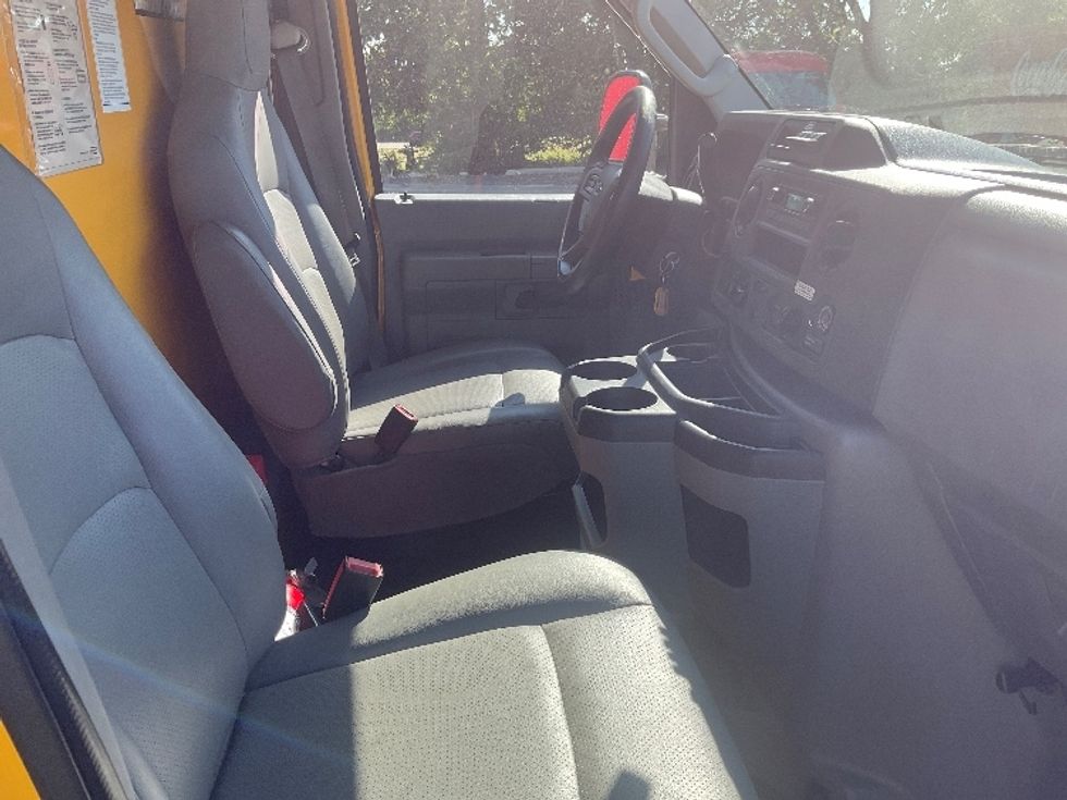 Light Duty Box Truck-Light and Medium Duty Trucks-Ford-2022-E350-Tulsa-OK-114,388\n\t\tmiles-$ 23,500 - Image 22