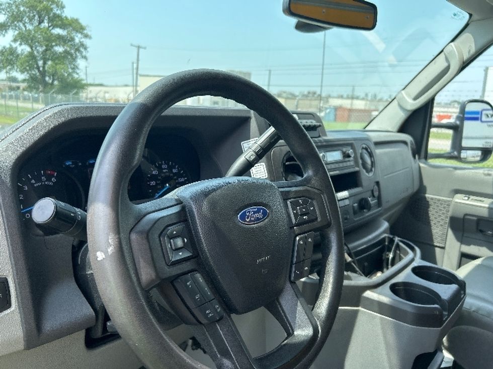 Light Duty Box Truck-Light and Medium Duty Trucks-Ford-2022-E350-Tulsa-OK-89,903\n\t\tmiles-$ 28,500 - Image 17