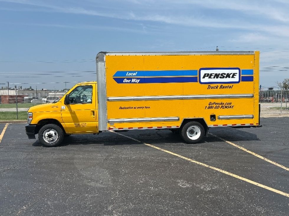 Light Duty Box Truck-Light and Medium Duty Trucks-Ford-2022-E350-Tulsa-OK-89,903\n\t\tmiles-$ 28,500 - Image 4
