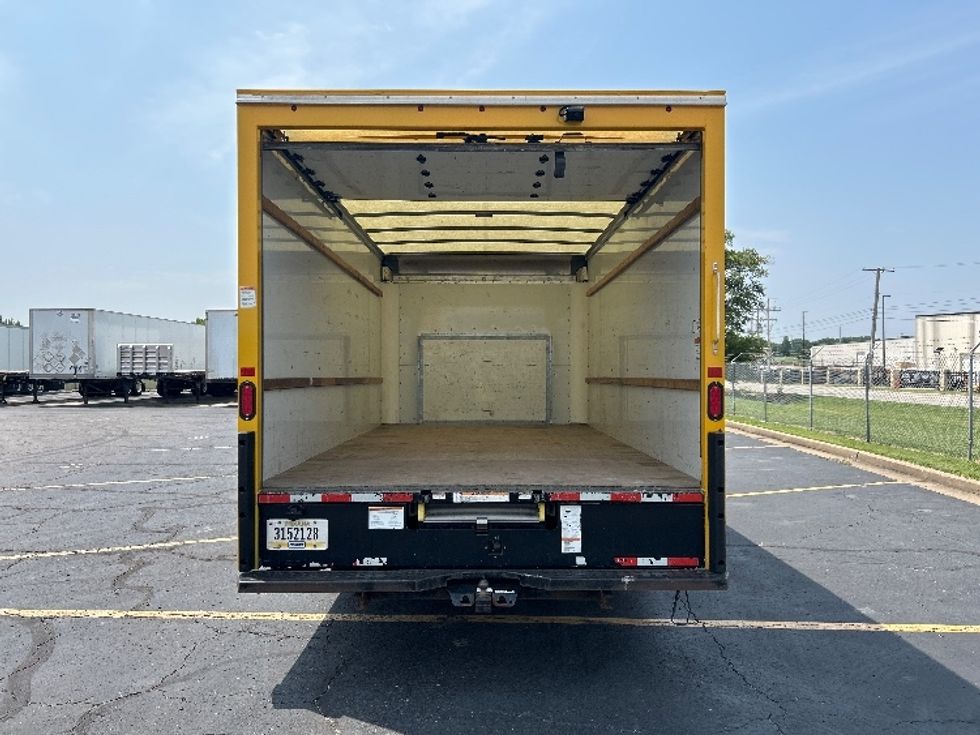 Light Duty Box Truck-Light and Medium Duty Trucks-Ford-2022-E350-Tulsa-OK-89,903\n\t\tmiles-$ 28,500 - Image 8