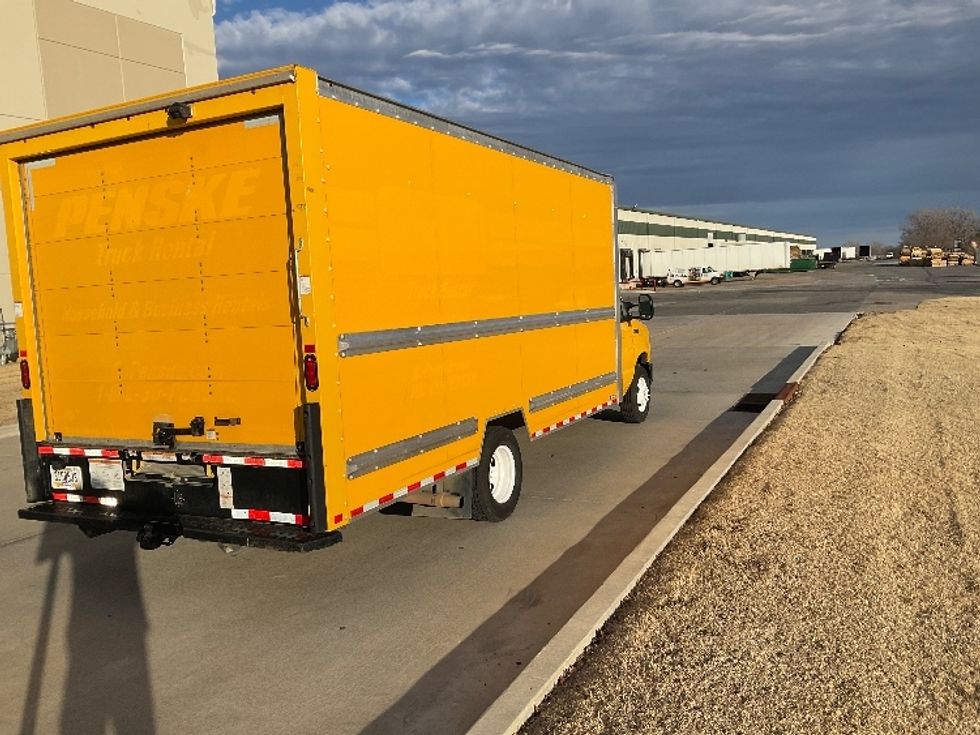 Light Duty Box Truck-Light and Medium Duty Trucks-Ford-2022-E350-Tulsa-OK-96,263\n\t\tmiles-$ 28,250 - Image 13