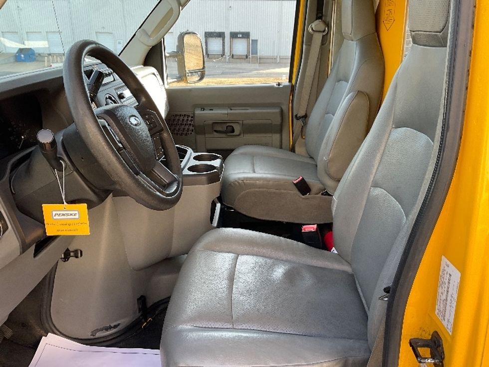 Light Duty Box Truck-Light and Medium Duty Trucks-Ford-2022-E350-Tulsa-OK-96,263\n\t\tmiles-$ 28,250 - Image 19