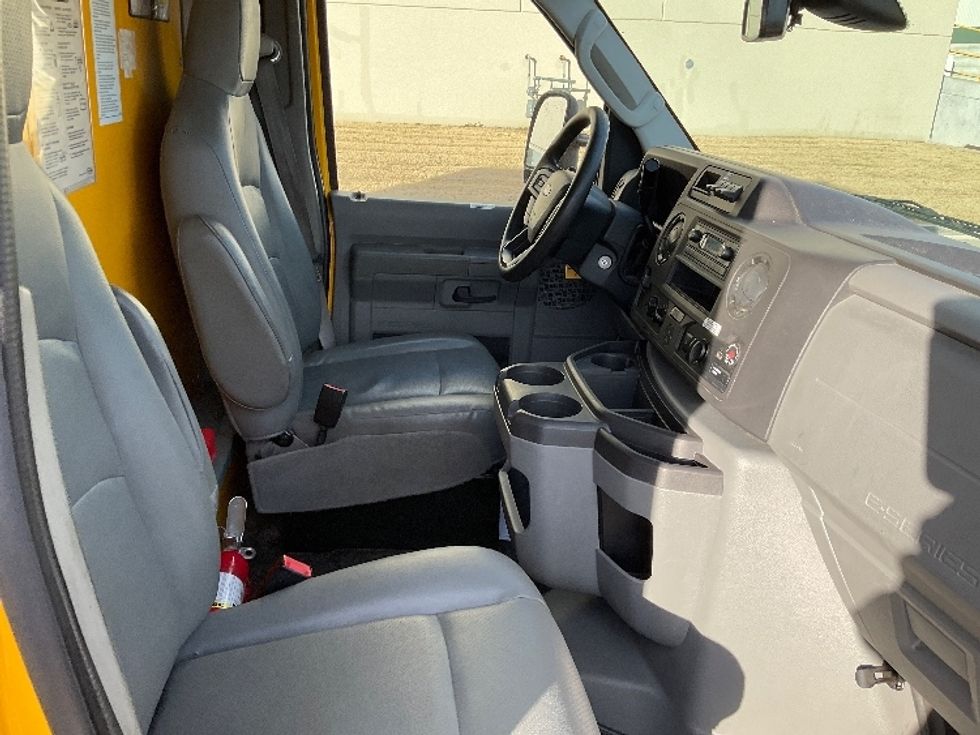 Light Duty Box Truck-Light and Medium Duty Trucks-Ford-2022-E350-Tulsa-OK-96,263\n\t\tmiles-$ 28,250 - Image 22