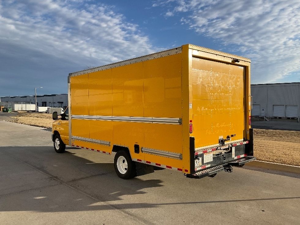 Light Duty Box Truck-Light and Medium Duty Trucks-Ford-2022-E350-Tulsa-OK-96,263\n\t\tmiles-$ 28,250 - Image 6