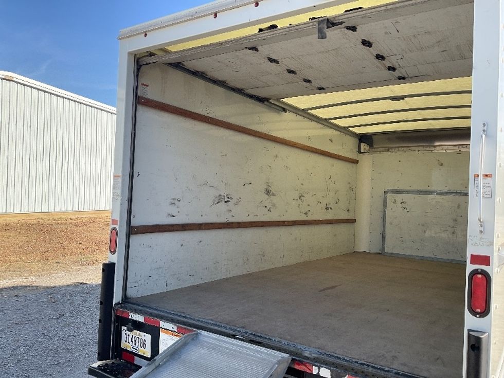 Light Duty Box Truck-Light and Medium Duty Trucks-Ford-2022-E350-Tulsa-OK-96,759\n\t\tmiles-$ 31,250 - Image 10