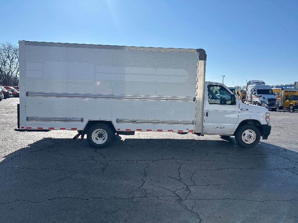 Light Duty Box Truck-Light and Medium Duty Trucks-Ford-2022-E350-Tulsa-OK-96,759\n\t\tmiles-$ 31,250 - Image 13