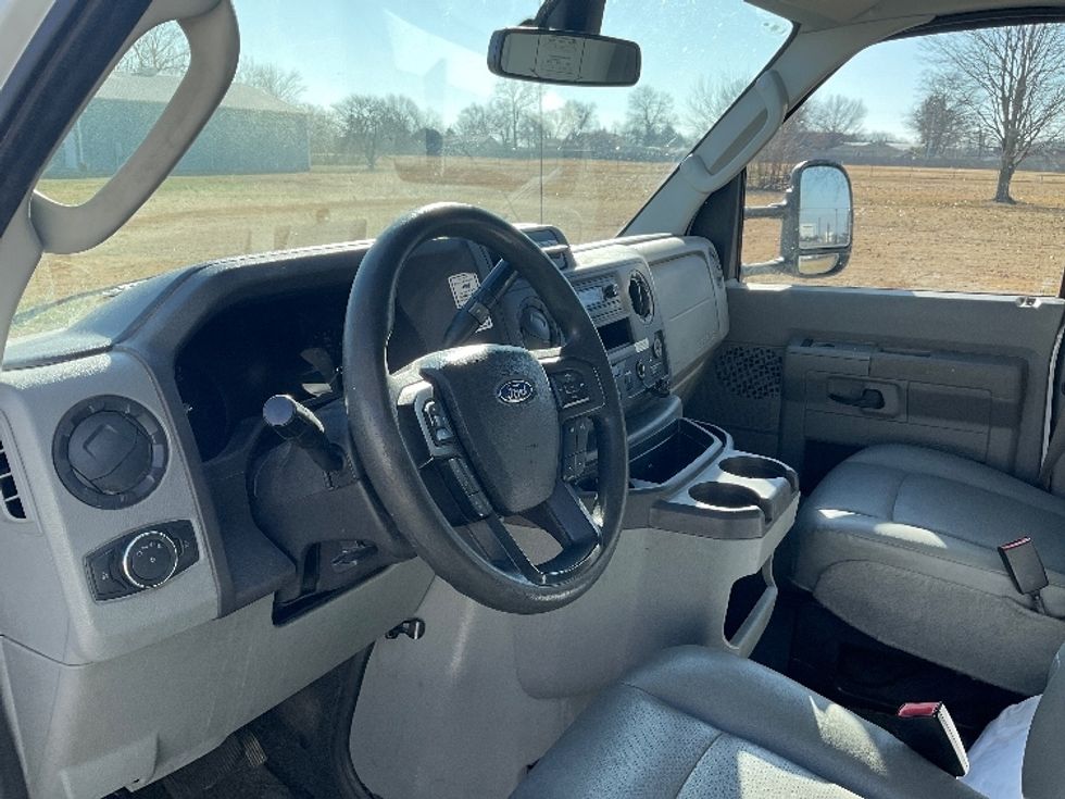 Light Duty Box Truck-Light and Medium Duty Trucks-Ford-2022-E350-Tulsa-OK-96,759\n\t\tmiles-$ 31,250 - Image 15