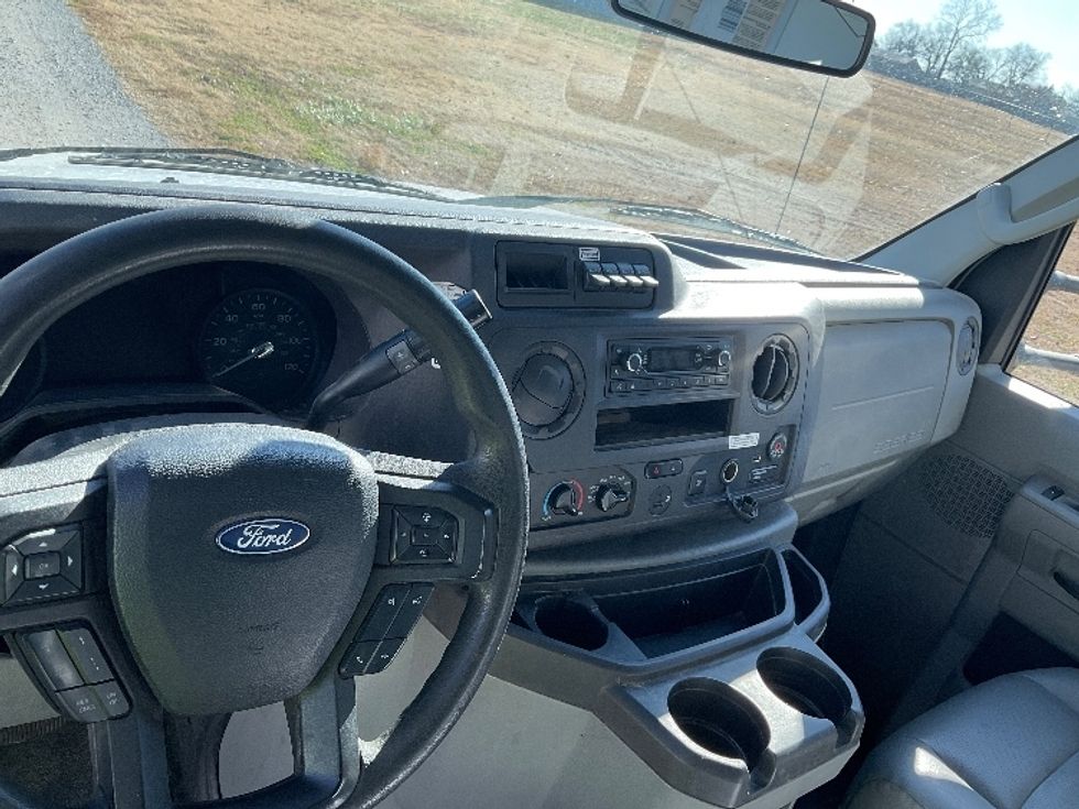 Light Duty Box Truck-Light and Medium Duty Trucks-Ford-2022-E350-Tulsa-OK-96,759\n\t\tmiles-$ 31,250 - Image 16