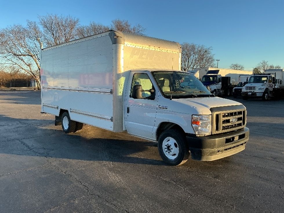 Light Duty Box Truck-Light and Medium Duty Trucks-Ford-2022-E350-Tulsa-OK-99,587\n\t\tmiles-$ 30,750 - Image 1