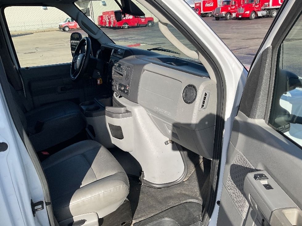 Light Duty Box Truck-Light and Medium Duty Trucks-Ford-2022-E350-Tulsa-OK-99,587\n\t\tmiles-$ 30,750 - Image 20