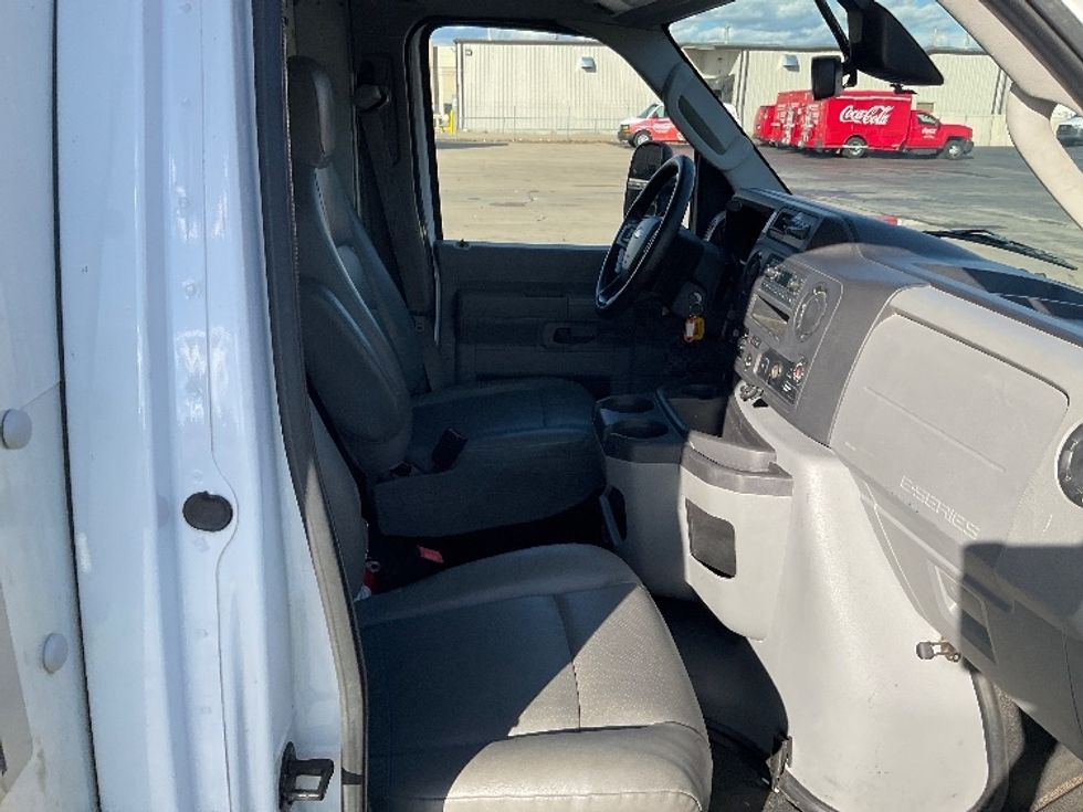 Light Duty Box Truck-Light and Medium Duty Trucks-Ford-2022-E350-Tulsa-OK-99,587\n\t\tmiles-$ 30,750 - Image 22
