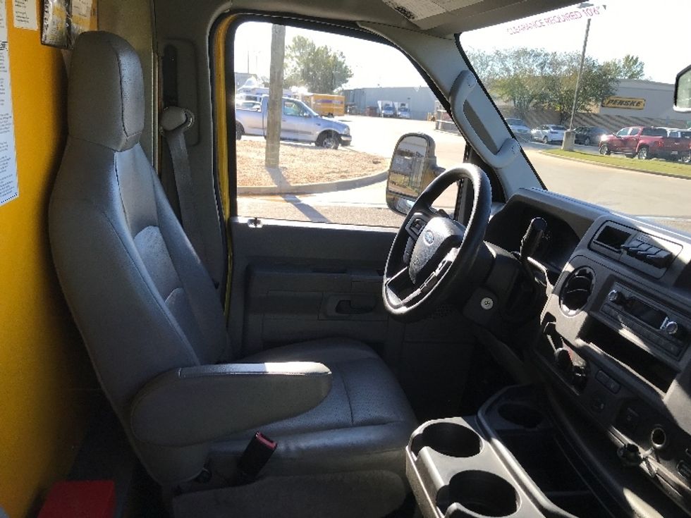 Light Duty Box Truck-Light and Medium Duty Trucks-Ford-2022-E350-Tuscaloosa-AL-101,618\n\t\tmiles-$ 29,000 - Image 22