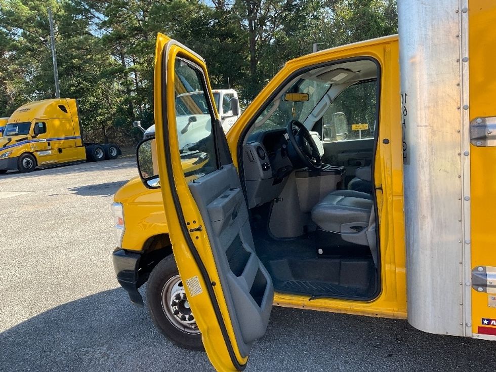 Light Duty Box Truck-Light and Medium Duty Trucks-Ford-2022-E350-Tuscaloosa-AL-104,565\n\t\tmiles-$ 27,250 - Image 16