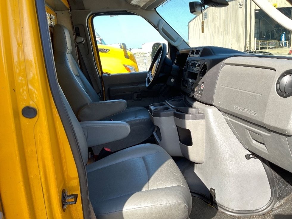 Light Duty Box Truck-Light and Medium Duty Trucks-Ford-2022-E350-Tuscaloosa-AL-104,565\n\t\tmiles-$ 27,250 - Image 22