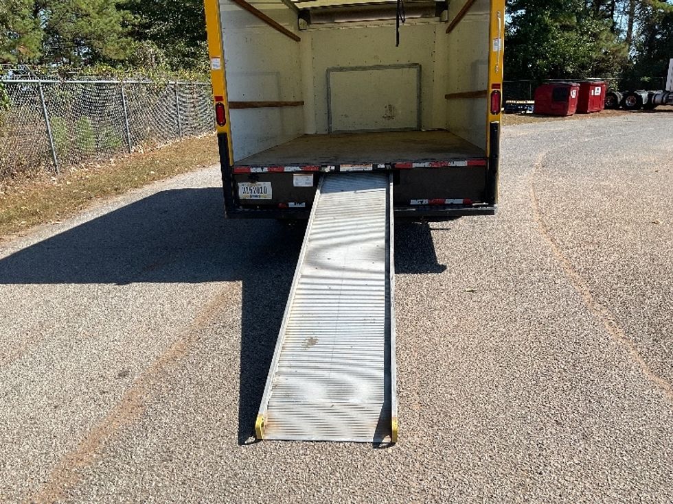 Light Duty Box Truck-Light and Medium Duty Trucks-Ford-2022-E350-Tuscaloosa-AL-104,565\n\t\tmiles-$ 27,250 - Image 9