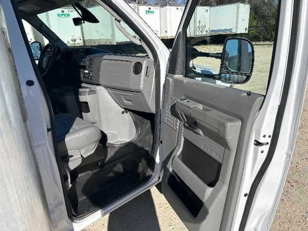 Light Duty Box Truck-Light and Medium Duty Trucks-Ford-2022-E350-Valdosta-GA-87,348\n\t\tmiles-$ 33,750 - Image 20