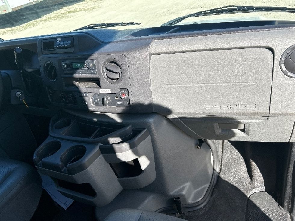 Light Duty Box Truck-Light and Medium Duty Trucks-Ford-2022-E350-Valdosta-GA-87,348\n\t\tmiles-$ 33,750 - Image 21