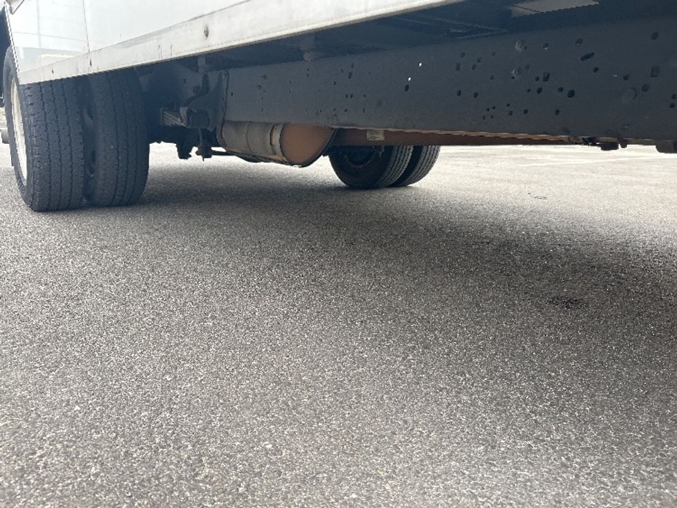 Light Duty Box Truck-Light and Medium Duty Trucks-Ford-2022-E350-Ventura-CA-77,332\n\t\tmiles-$ 34,000 - Image 14