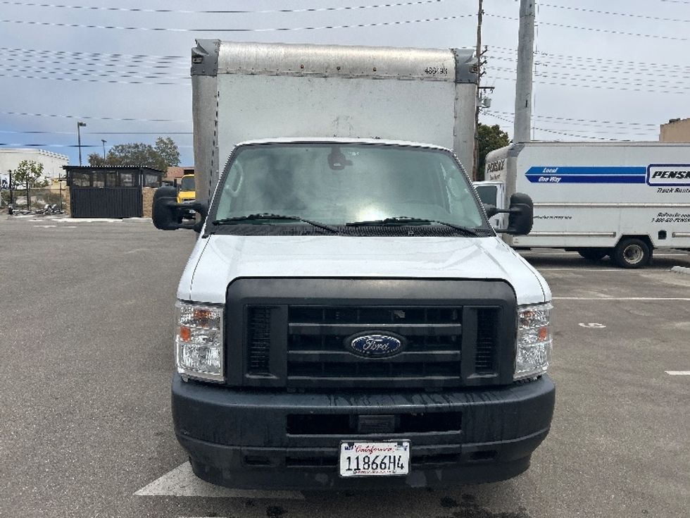 Light Duty Box Truck-Light and Medium Duty Trucks-Ford-2022-E350-Ventura-CA-77,332\n\t\tmiles-$ 34,000 - Image 2