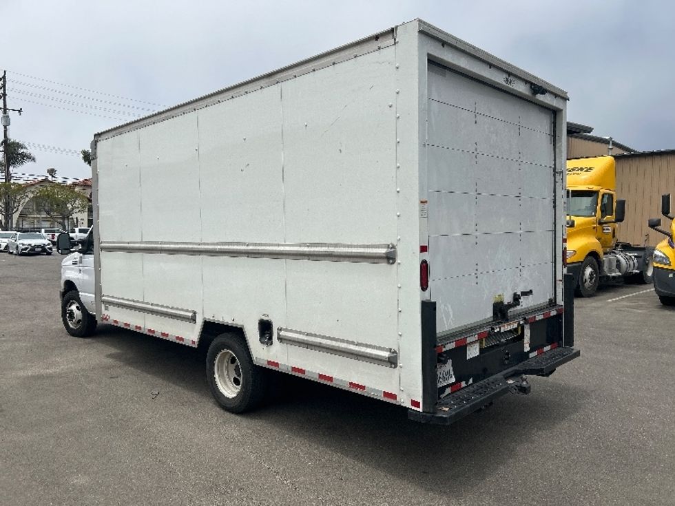 Light Duty Box Truck-Light and Medium Duty Trucks-Ford-2022-E350-Ventura-CA-77,332\n\t\tmiles-$ 34,000 - Image 6