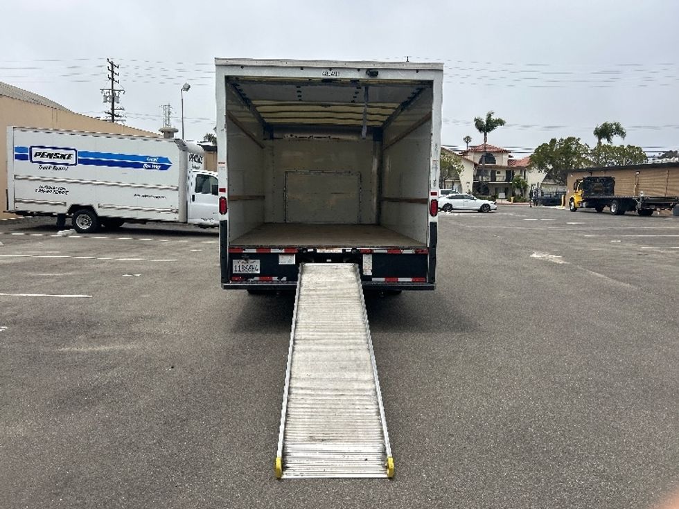 Light Duty Box Truck-Light and Medium Duty Trucks-Ford-2022-E350-Ventura-CA-77,332\n\t\tmiles-$ 34,000 - Image 9