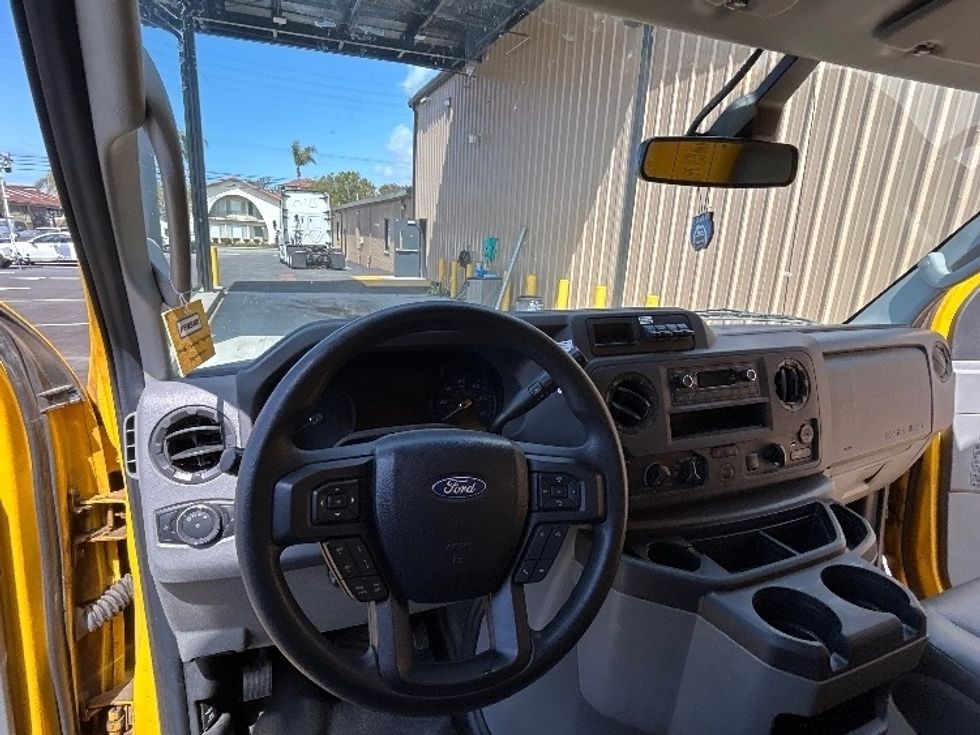 Light Duty Box Truck-Light and Medium Duty Trucks-Ford-2022-E350-Ventura-CA-89,704\n\t\tmiles-$ 30,500 - Image 18