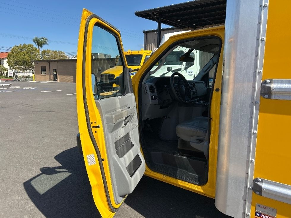 Light Duty Box Truck-Light and Medium Duty Trucks-Ford-2022-E350-Ventura-CA-92,207\n\t\tmiles-$ 30,000 - Image 15