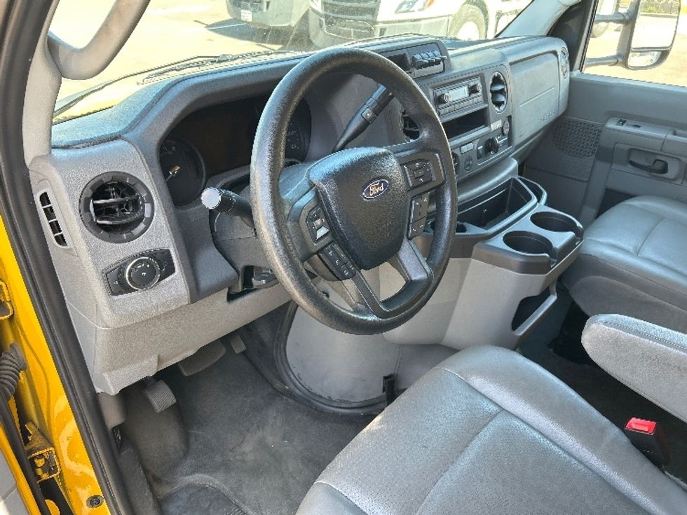 Light Duty Box Truck-Light and Medium Duty Trucks-Ford-2022-E350-Ventura-CA-92,207\n\t\tmiles-$ 30,000 - Image 16