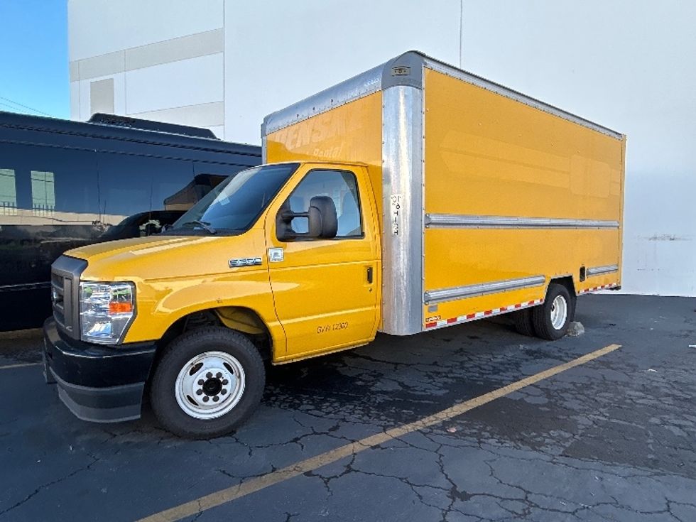 Light Duty Box Truck-Light and Medium Duty Trucks-Ford-2022-E350-Vernon-CA-95,510\n\t\tmiles-$ 29,750 - Image 1