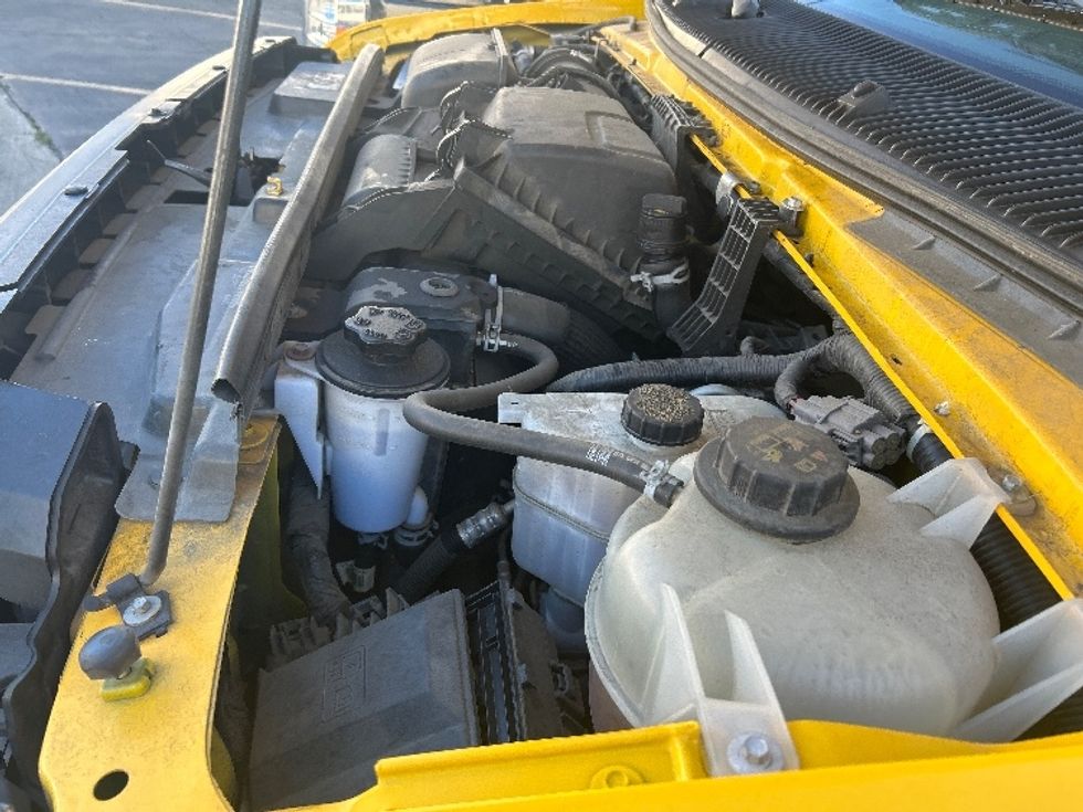 Light Duty Box Truck-Light and Medium Duty Trucks-Ford-2022-E350-Vernon-CA-95,510\n\t\tmiles-$ 29,750 - Image 24