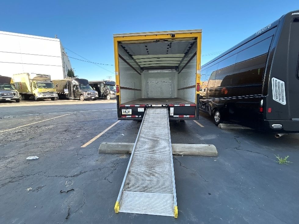 Light Duty Box Truck-Light and Medium Duty Trucks-Ford-2022-E350-Vernon-CA-95,510\n\t\tmiles-$ 29,750 - Image 9