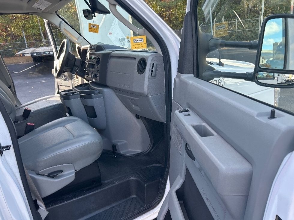 Light Duty Box Truck-Light and Medium Duty Trucks-Ford-2022-E350-Villa Rica-GA-57,553\n\t\tmiles-$ 43,500 - Image 20